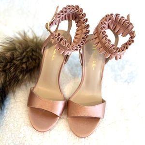 🌸🌺New Nicole Miller Blush rose heels 🌺🌸